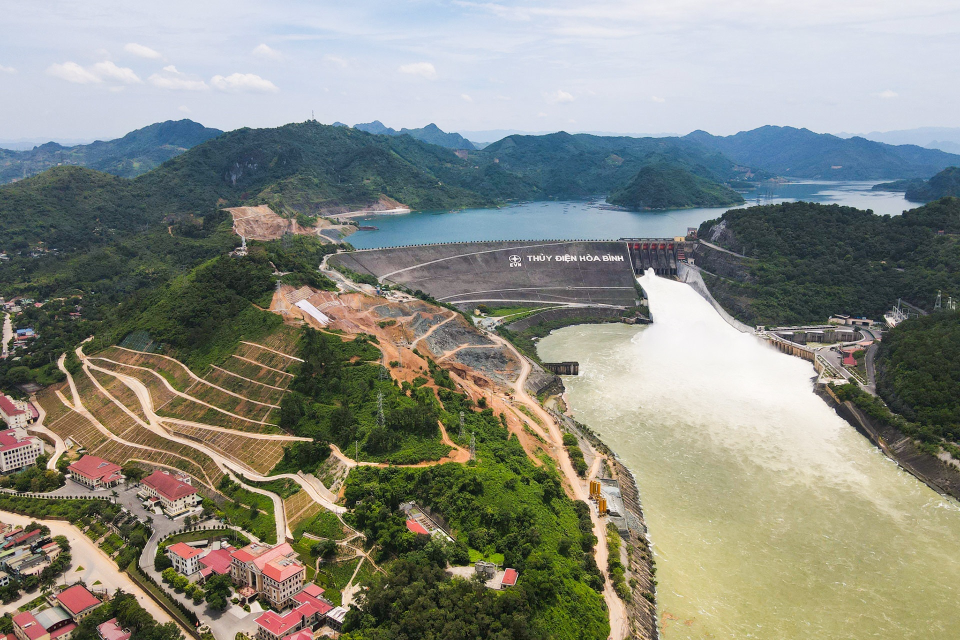 3 thuy dien lon o mien Bac cung mo cua xa day hinh anh