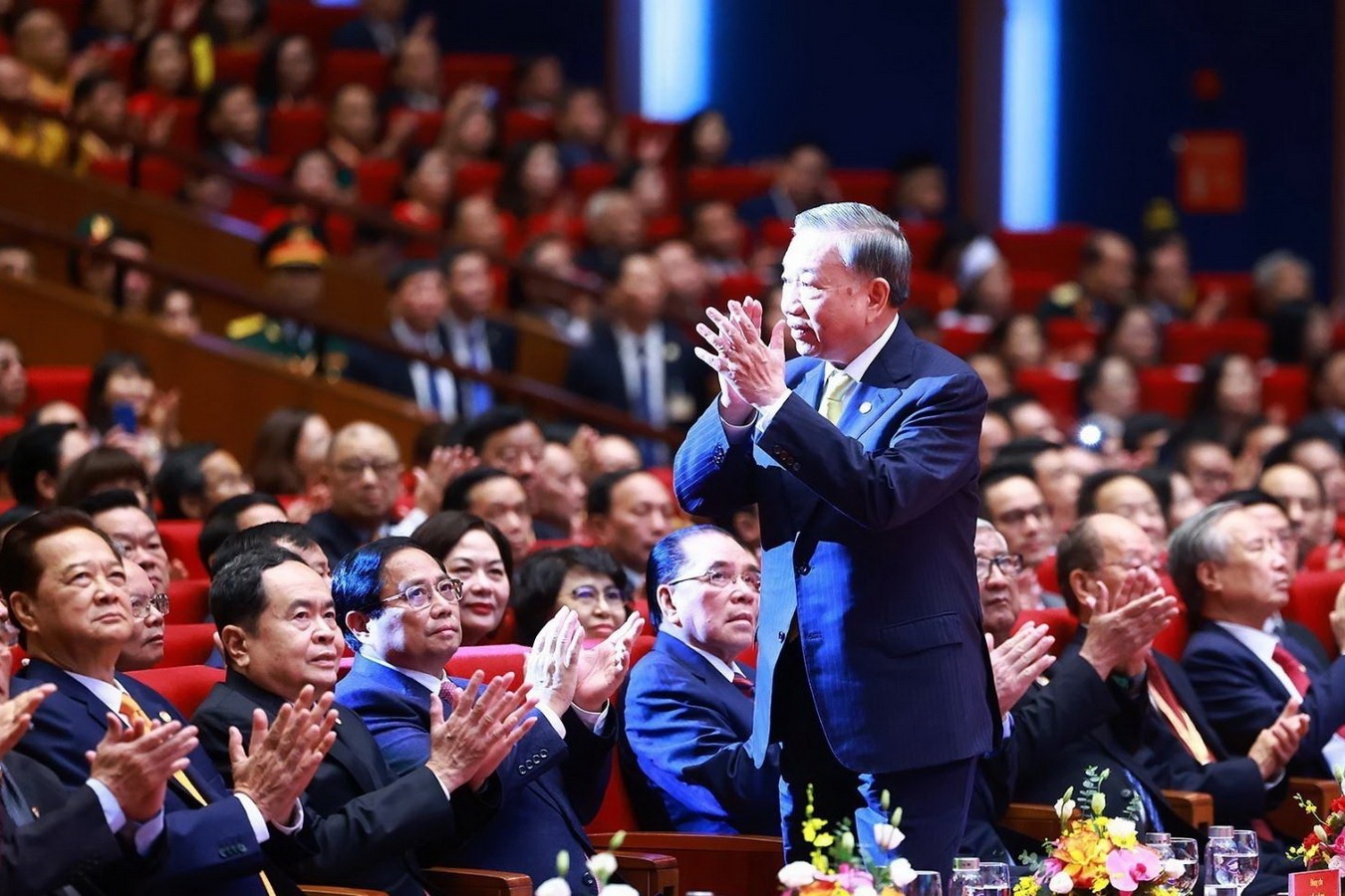 Lanh dao Dang, Nha nuoc du Phien khai mac Dai hoi X MTTQ Viet Nam hinh anh