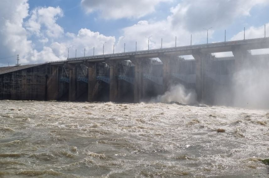 Thuy dien Tri An tiep tuc xa lu dap tran hinh anh