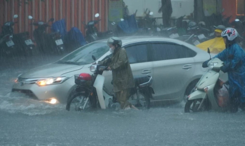Bao Tra Mi gay mua lon tu Ha Tinh den Binh Dinh va phia Bac Tay Nguyen hinh anh