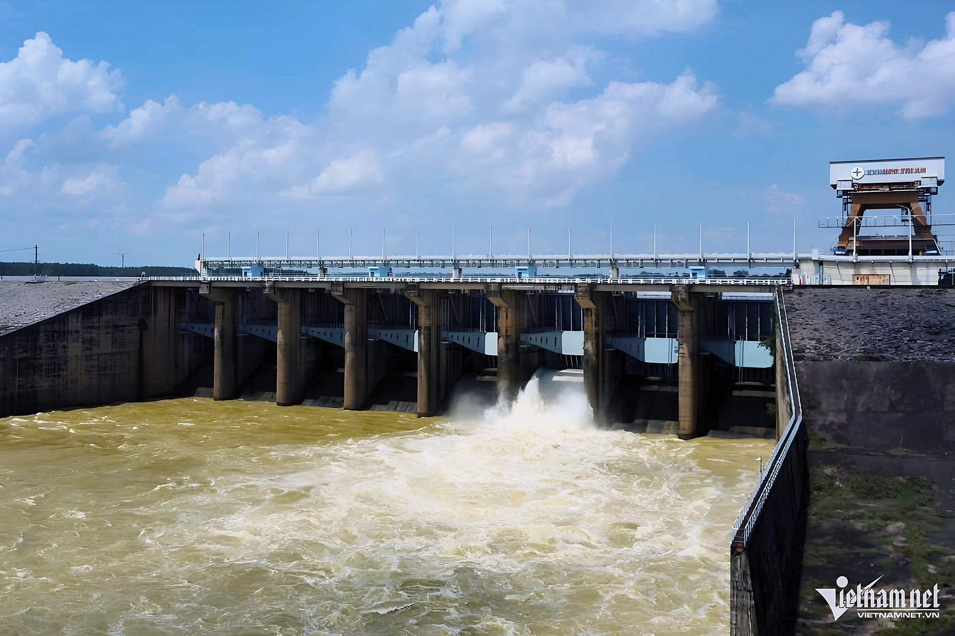 Thuy dien Tri An xa anh 1