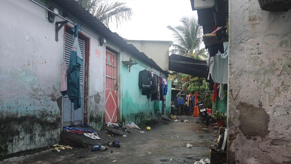 Bi mat dang sau tre em an xin o TP.HCM - cach nao ngan chan? hinh anh