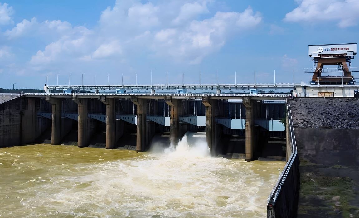 Ho thuy dien lon nhat mien Nam xa lu sang 23/9 hinh anh