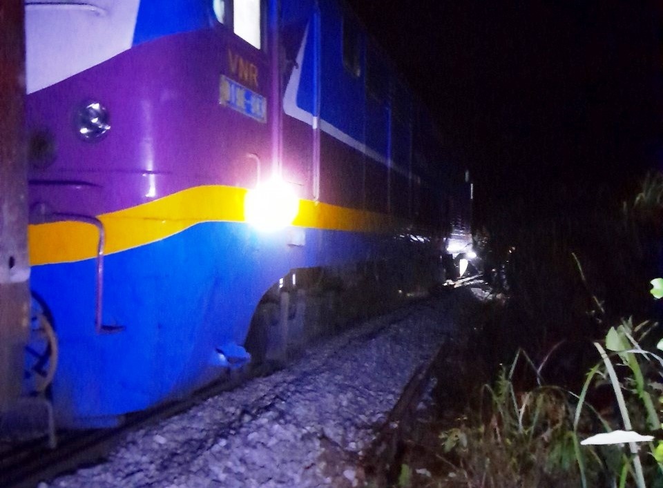 Tau trat banh Lang Co anh 1