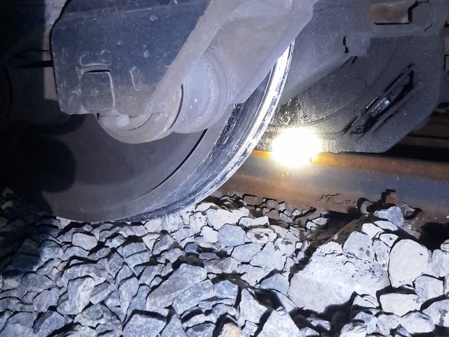 Tau hoa trat banh lan thu 5 tai Lang Co hinh anh