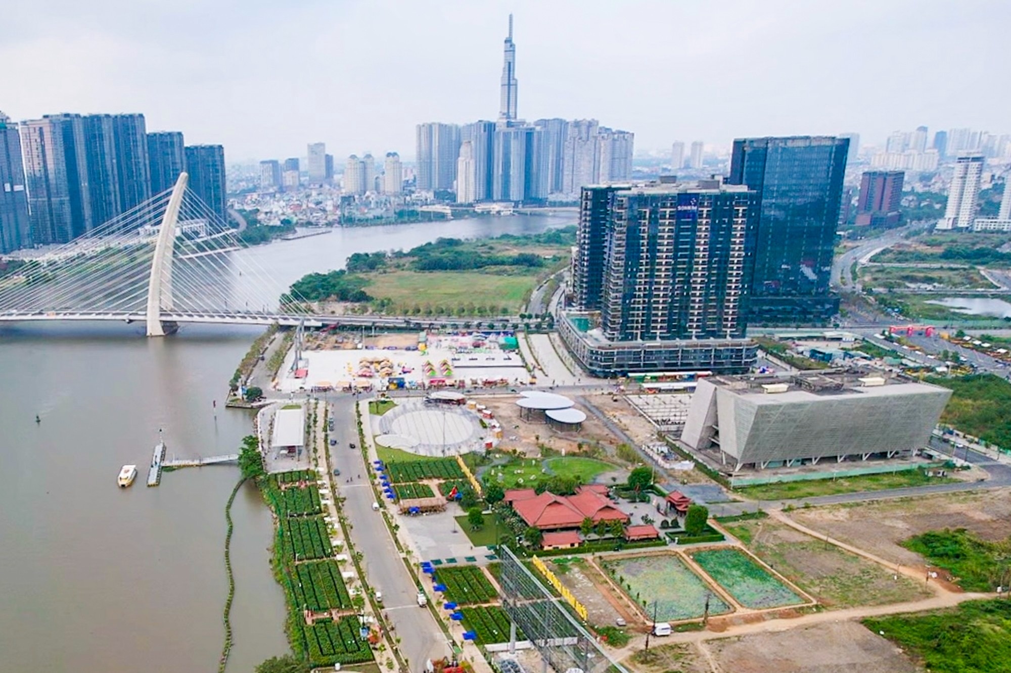 Loat du an nghin ty 'bat dong' hang chuc nam tai TP.HCM hinh anh