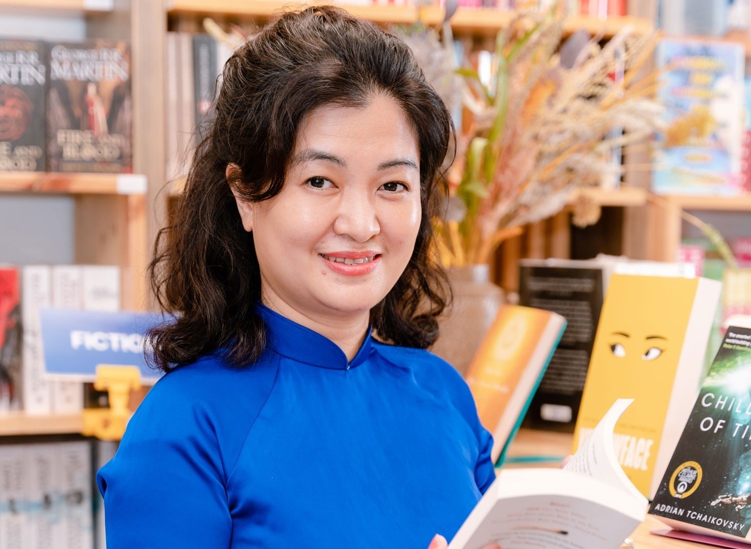 Thac si roi vi tri quan tri tai chinh cap cao de khoi nghiep voi sach hinh anh