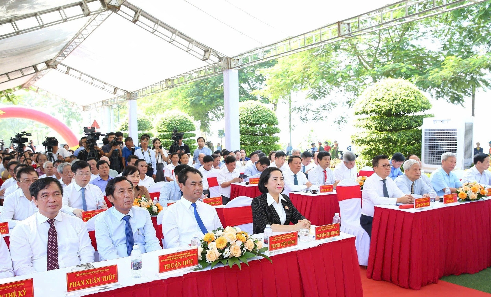 Them mot diem den y nghia tren ban do bao chi Viet Nam duong dai hinh anh