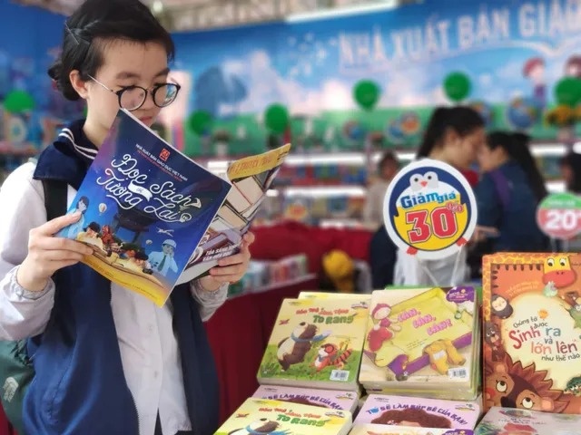 Sach giao khoa, co nhung quyen mua xong de do? hinh anh