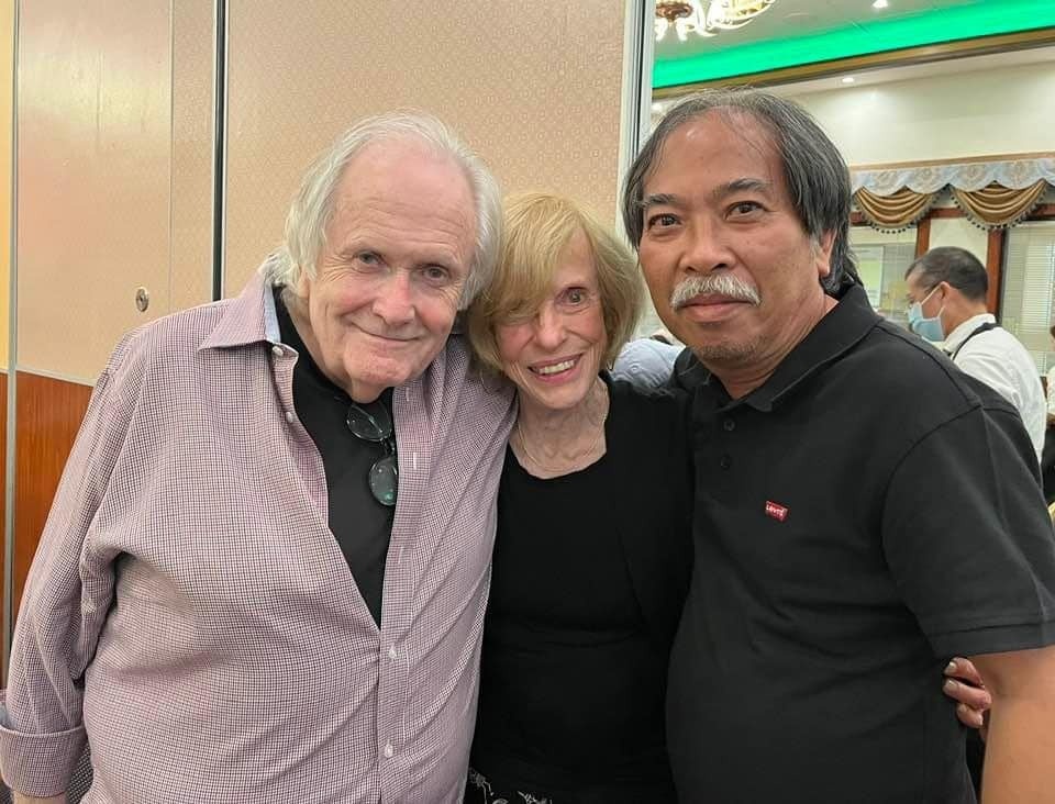 Ong Nguyen Quang Thieu va cuoc gap thu vi voi cac giao su, nha van My hinh anh