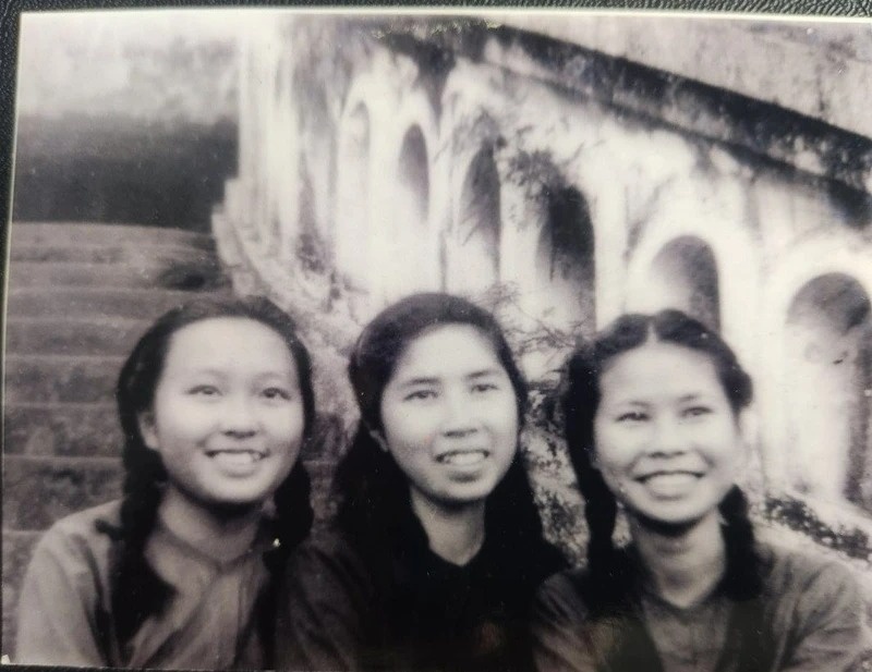 Nhung bai ca Thang Tam hinh anh