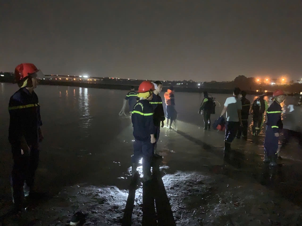 5 hoc sinh mat tich anh 1