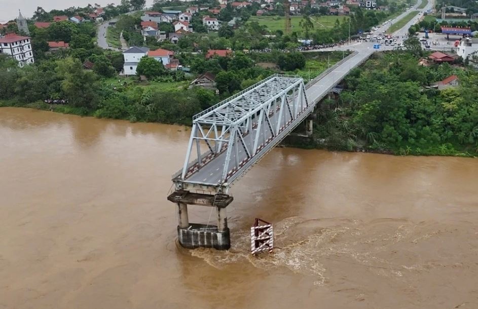 Hon 635 ty dong xay cau Phong Chau moi hinh anh