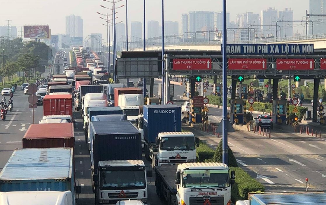 CSGT TP.HCM ly giai nguyen nhan un tac o cua ngo phia Dong hinh anh