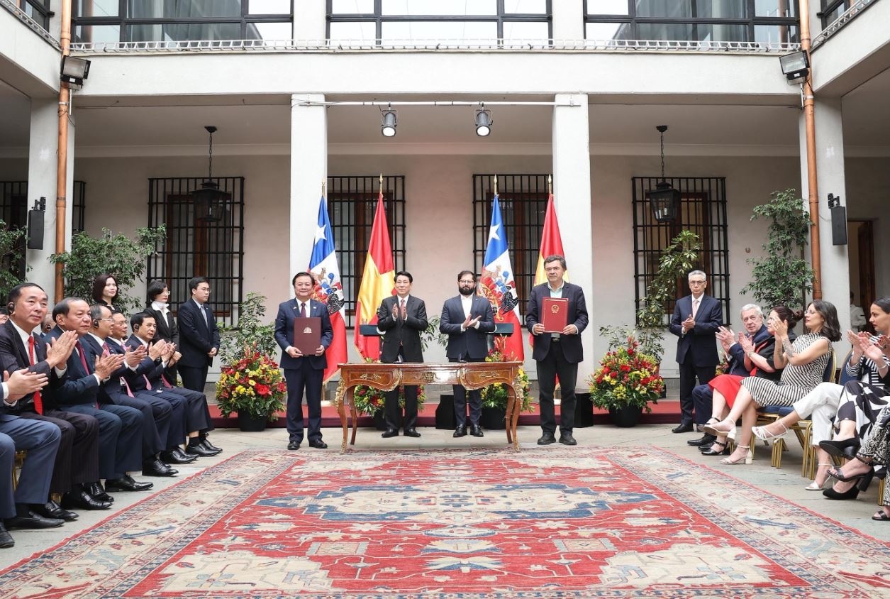 Chu tich nuoc Luong Cuong anh 2