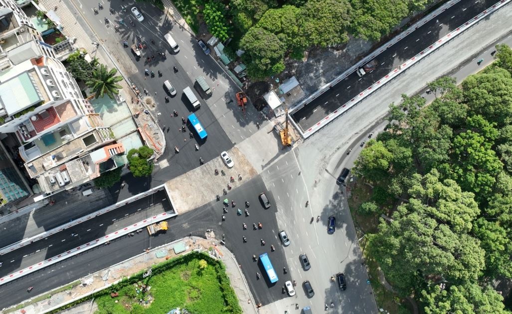 Du an giai cuu ket xe khu san bay Tan Son Nhat phai lui tien do hinh anh