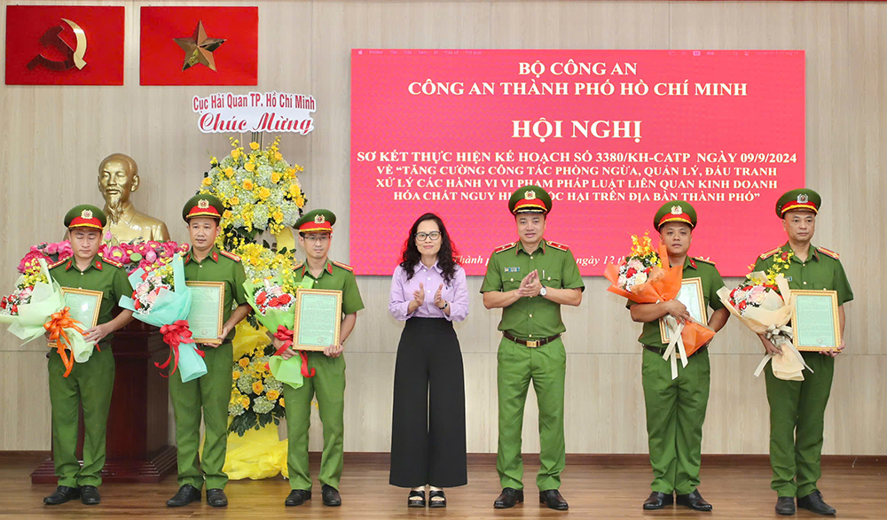 hoa chat nguy hiem anh 1