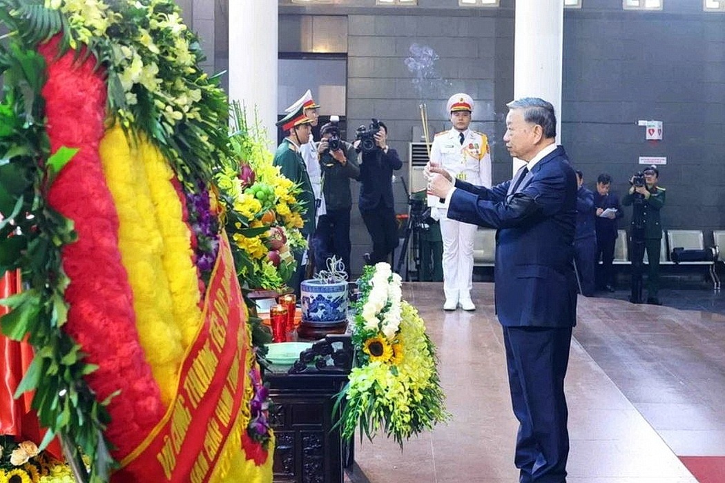 Le tang Dai tuong Nguyen Quyet theo nghi thuc cap Nha nuoc hinh anh