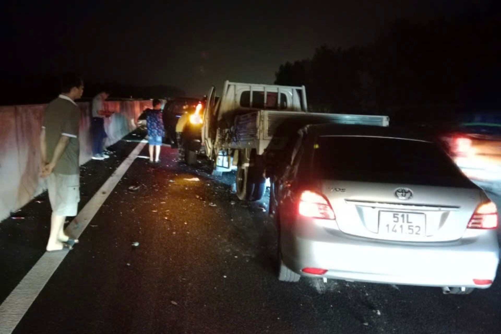 Un tac hon 12 km tren cao toc Phan Thiet - Dau Giay hinh anh