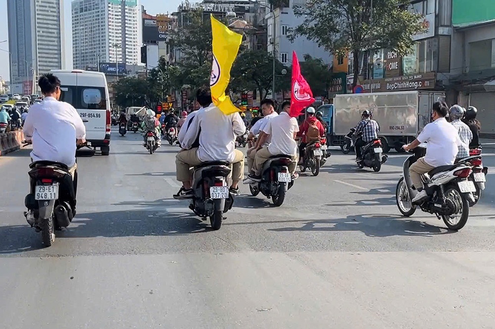 Hoc sinh dau tran anh 3