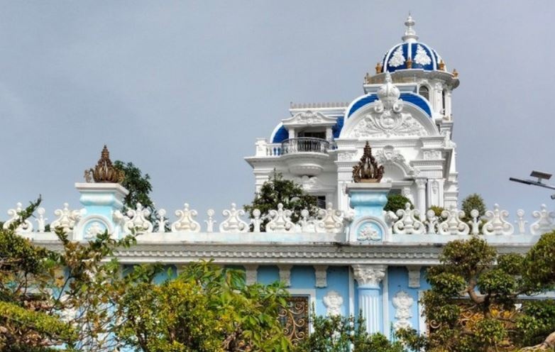 Chu 'toa nha dep nhat Ca Mau' khong du tien chuyen doi dat? hinh anh