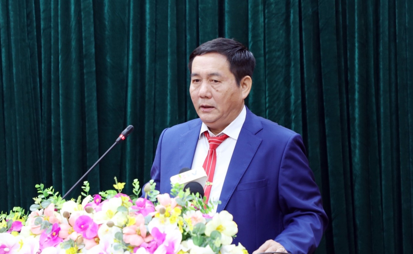 Chu tich huyen o Bac Ninh xin nghi huu som de phuc vu sap xep bo may hinh anh