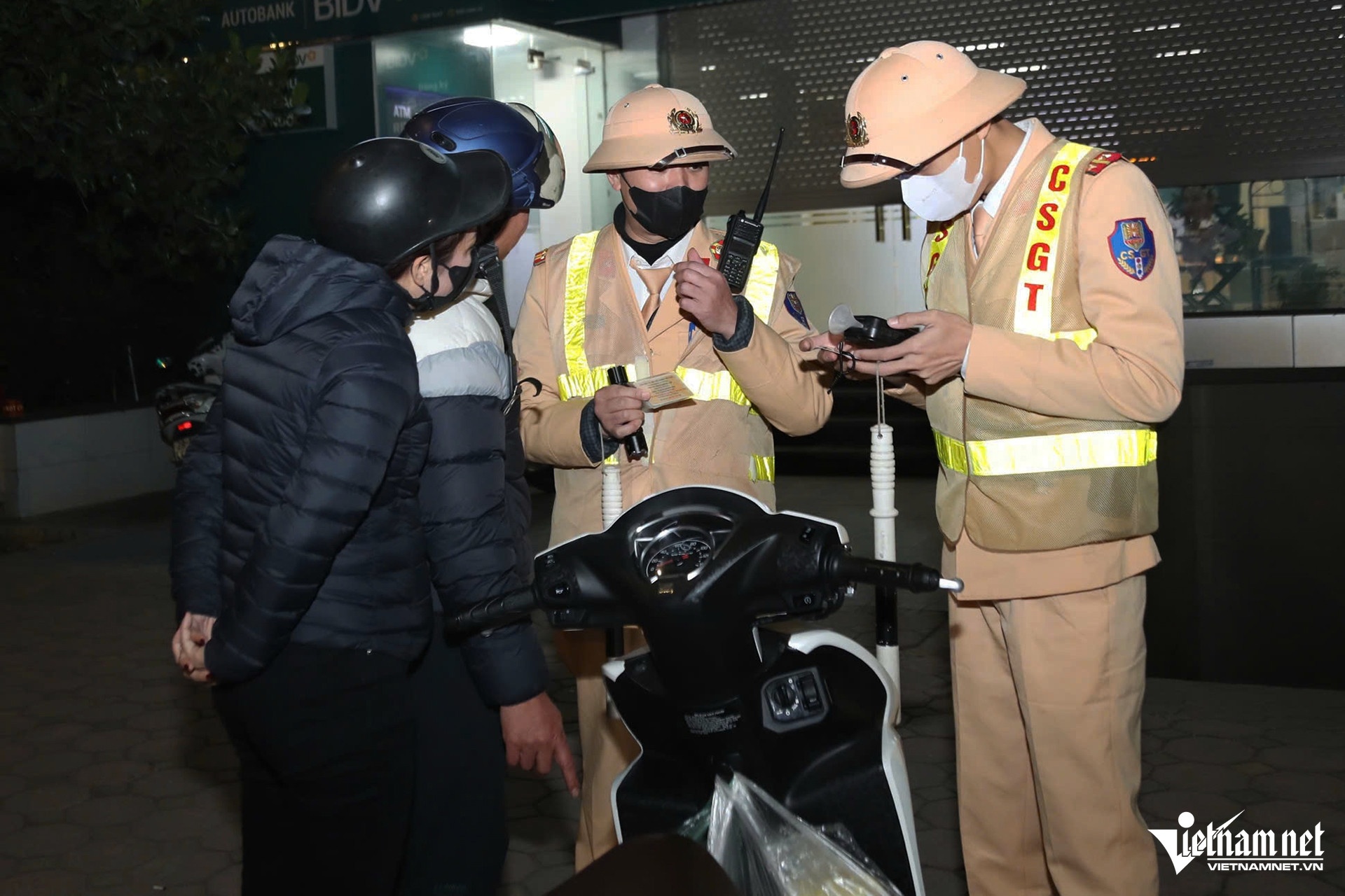 Vi phạm nồng độ cồn ảnh 1 Vi pham nong do con anh 1