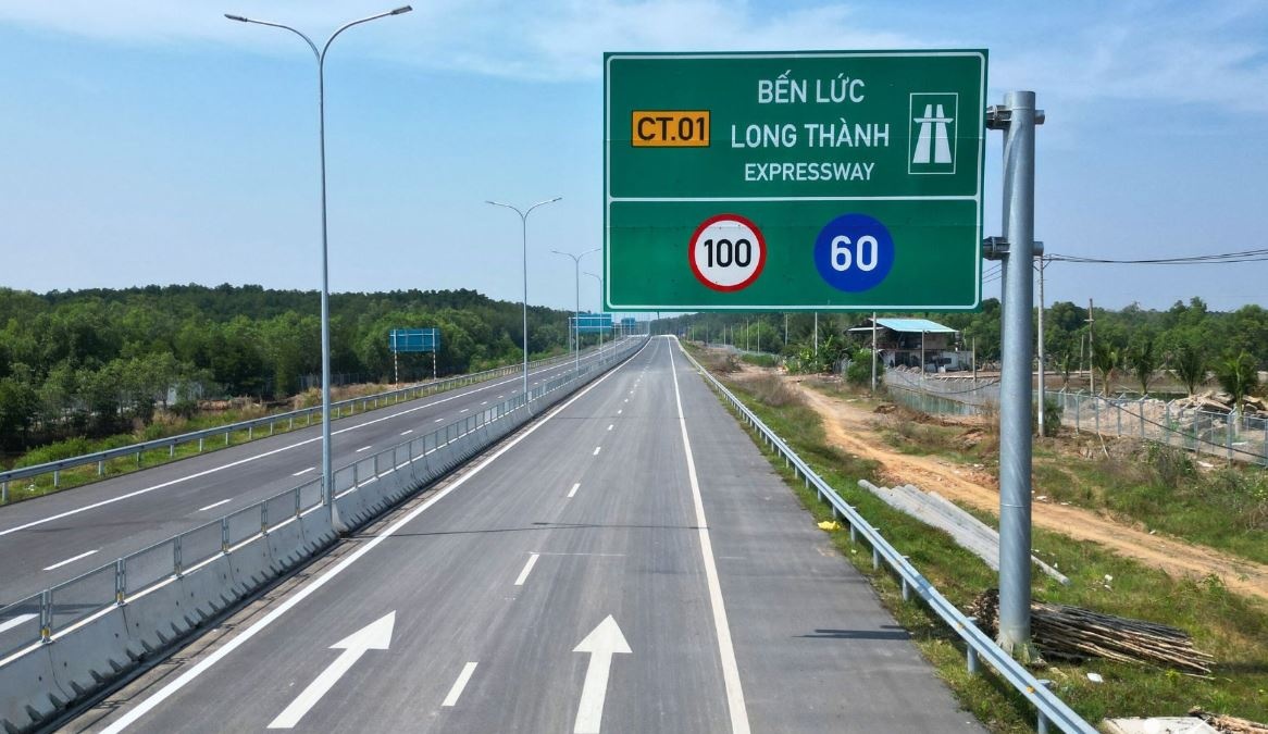 Mien phi luu thong 11 km tren cao toc Ben Luc - Long Thanh hinh anh
