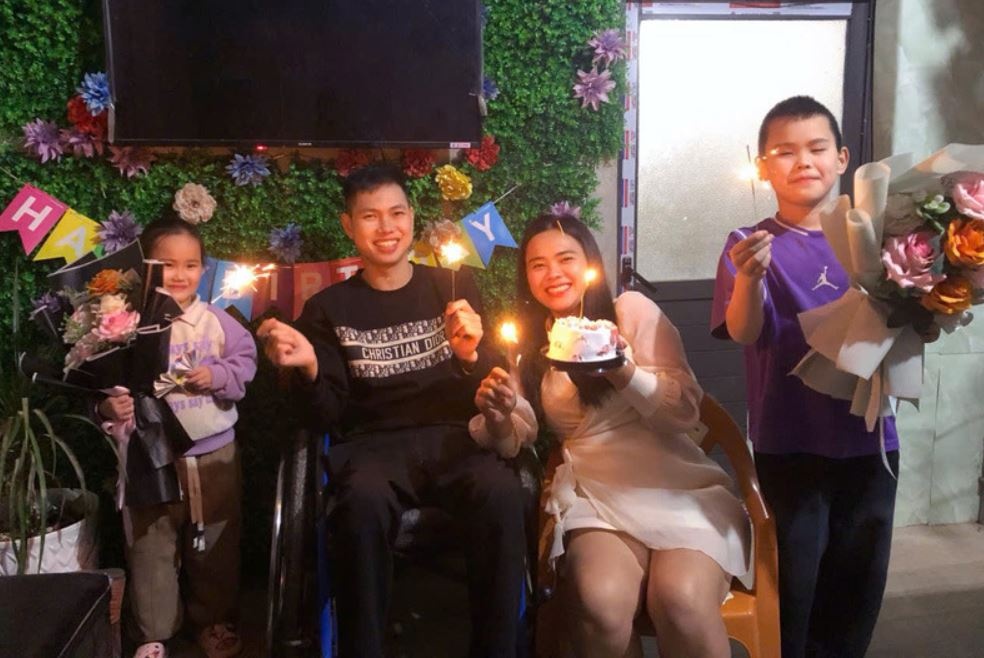 Co gai Lang Son xinh xan tim duoc hanh phuc ben chang trai ngoi xe lan hinh anh