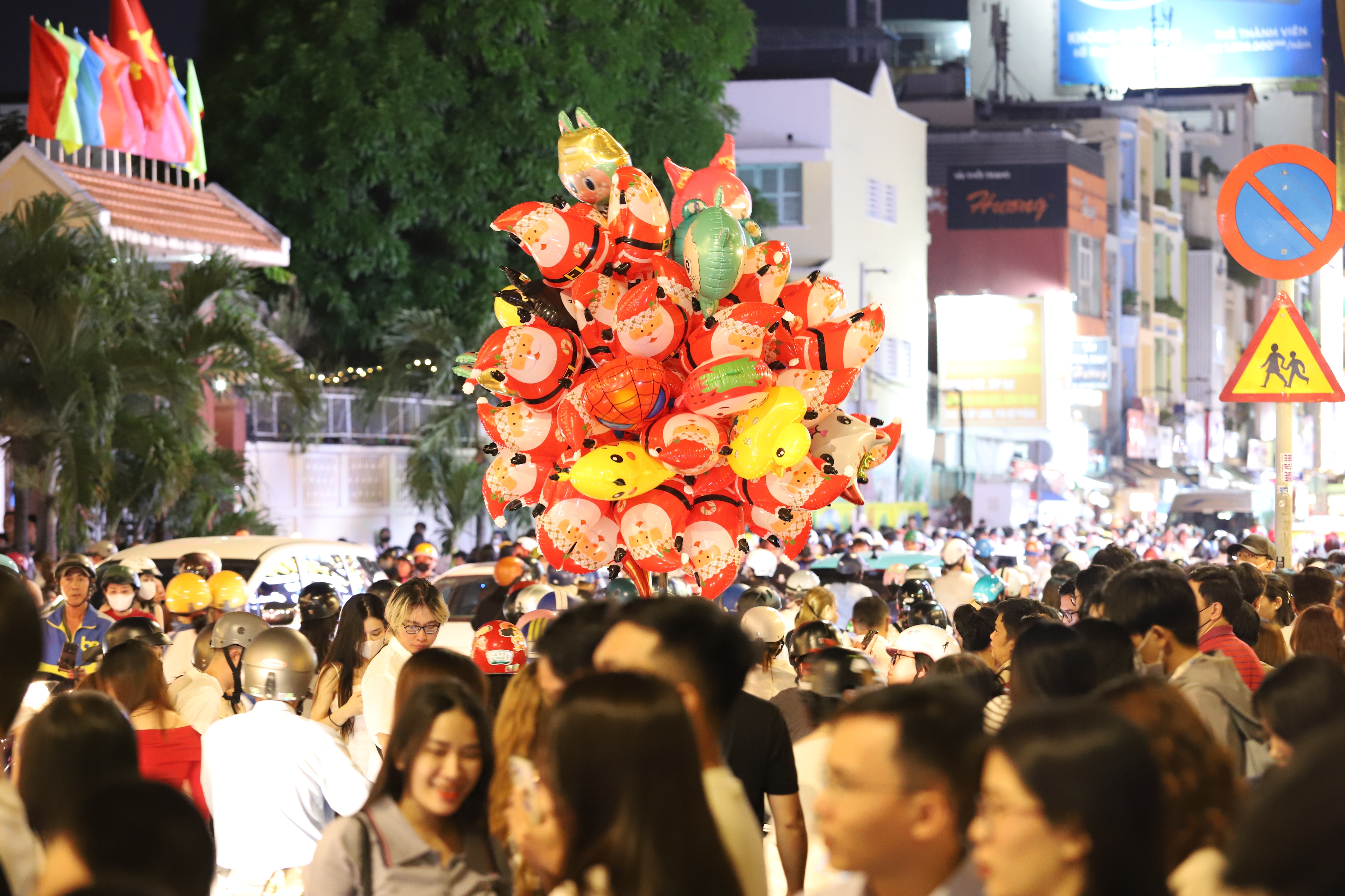TP.HCM thong bao thoi gian nghi Tet Nguyen dan At Ty hinh anh
