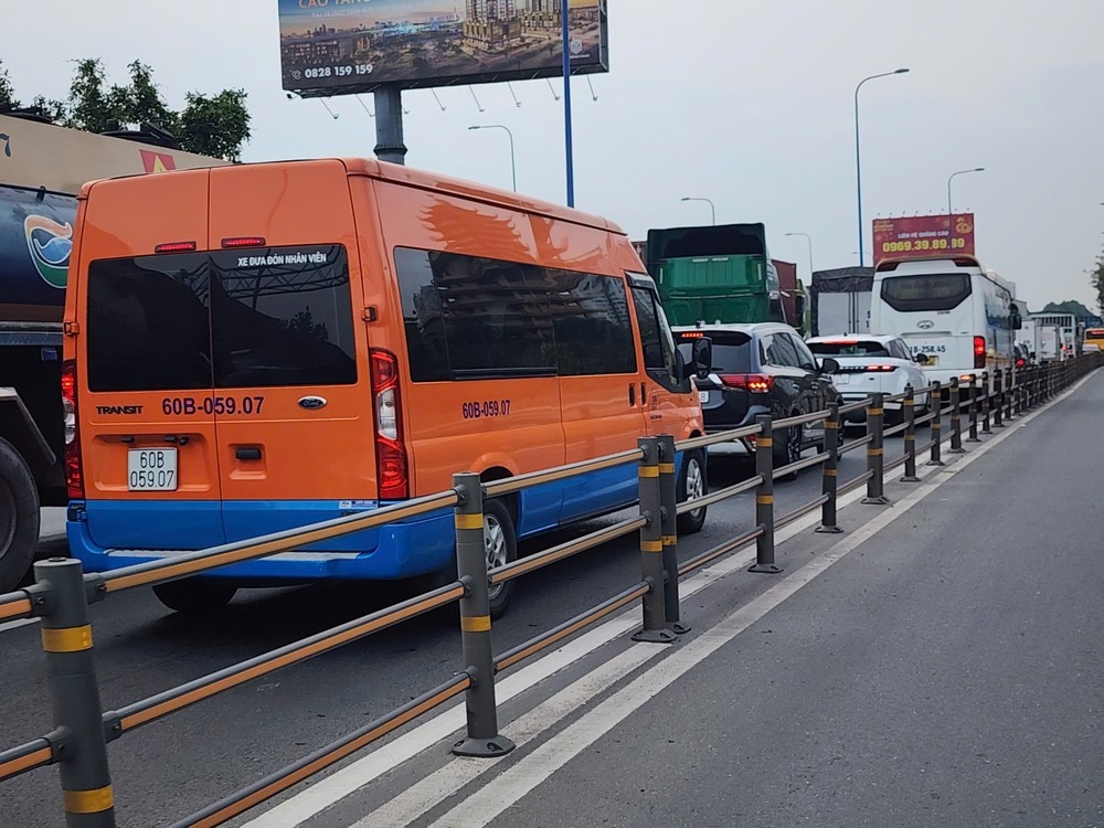 Phia Dong TP.HCM un tac anh 1