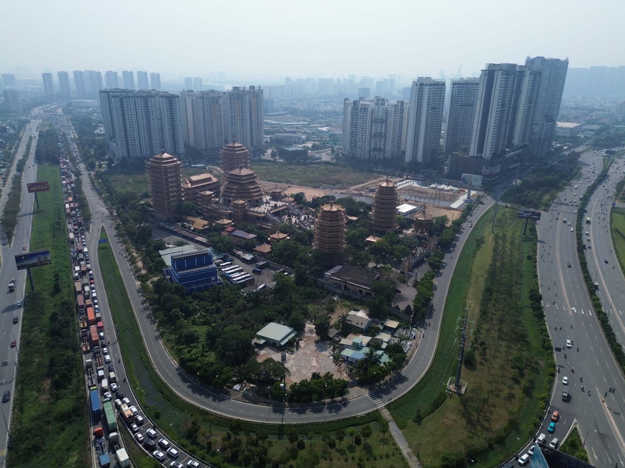 Phia Dong TP.HCM un tac anh 3