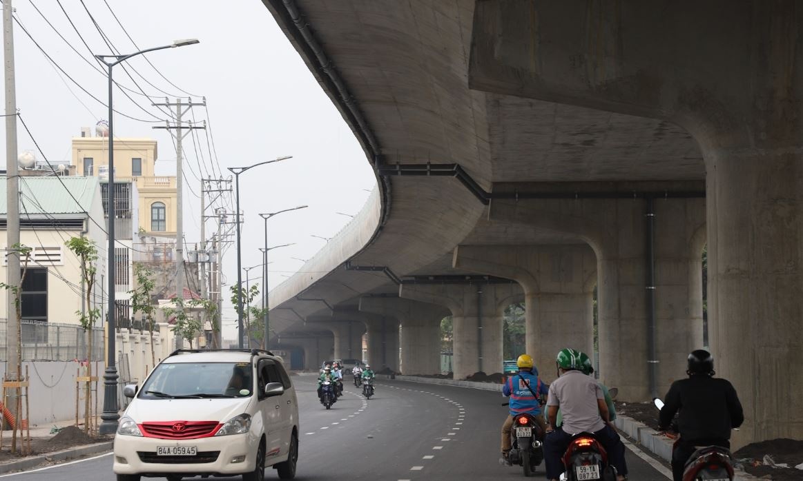 Thong xe hai cong trinh giao thong chong un tac cho Tan Son Nhat hinh anh