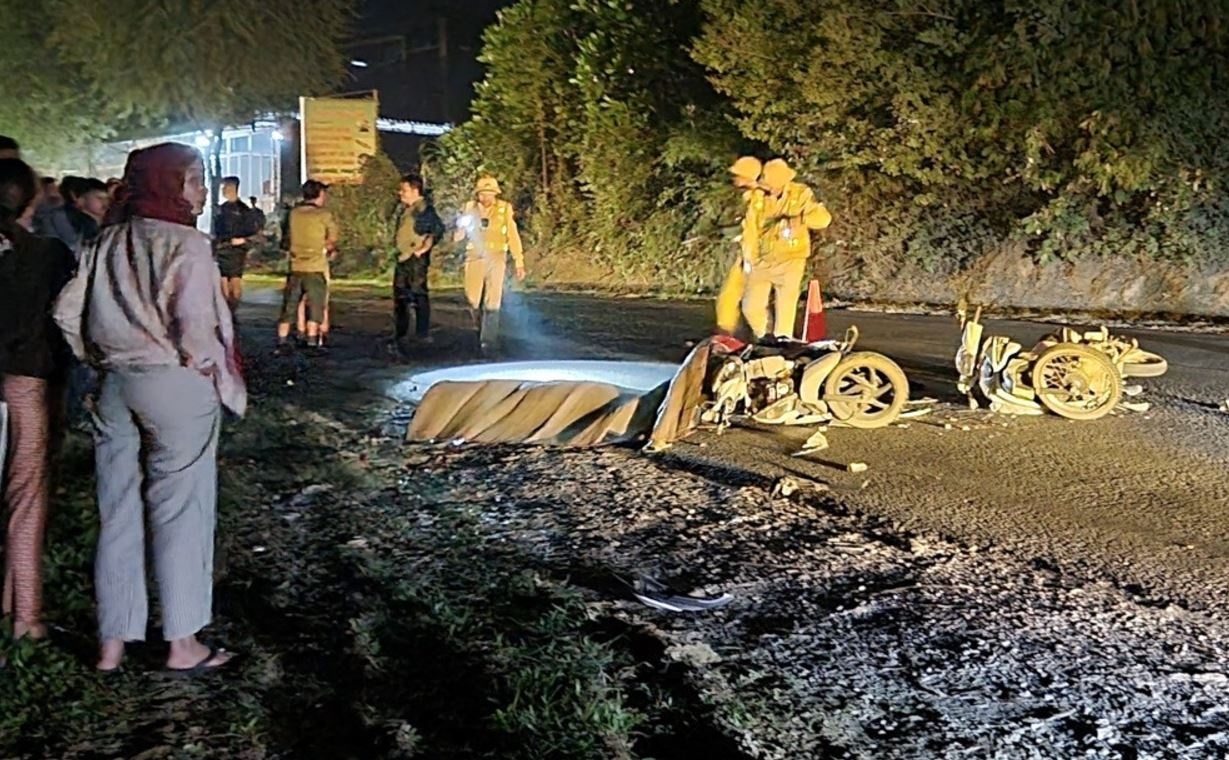 Hai xe may tong truc dien tren quoc lo, mot nguoi tu vong tai cho hinh anh