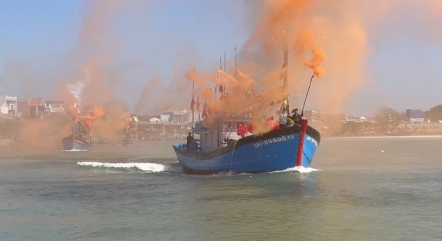 Le hoi mo bien anh 4