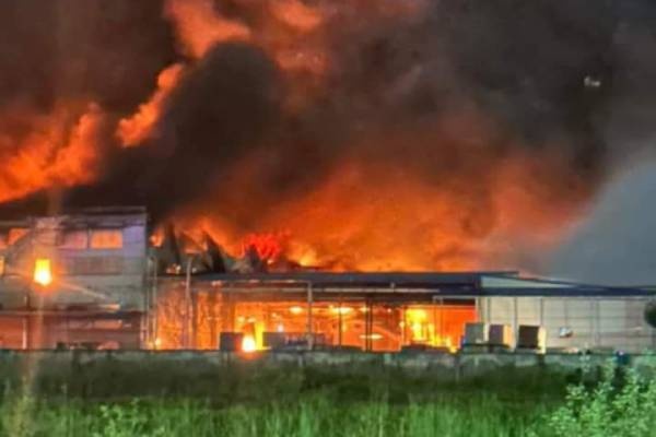 Chay lon suot 4 tieng trong Khu cong nghiep Trang Due o Hai Phong hinh anh