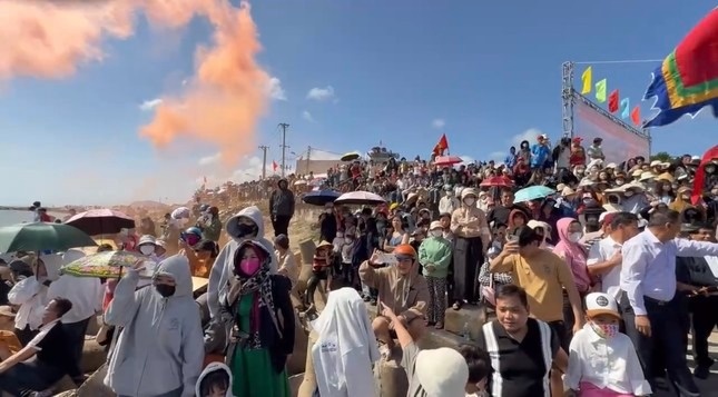 Le hoi mo bien anh 8