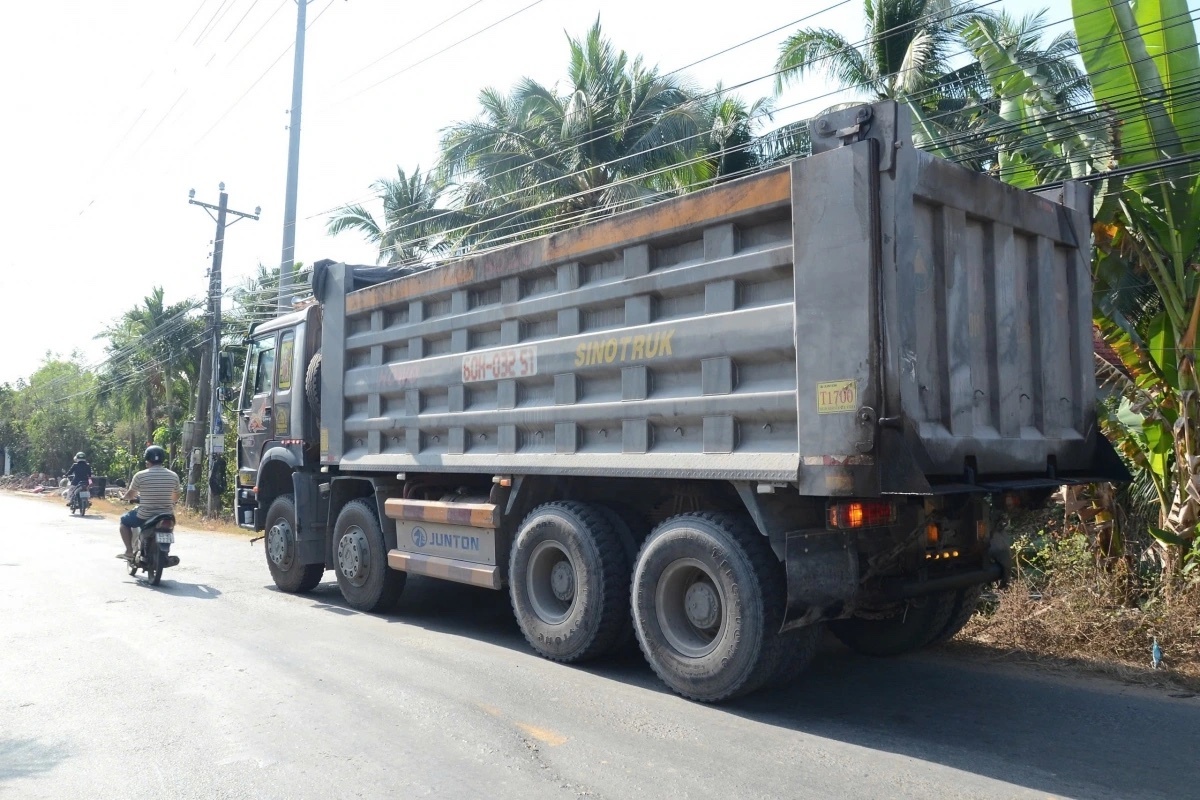 Lap doan kiem tra viec thanh tra So GTVT 'tha bong' xe tai hinh anh