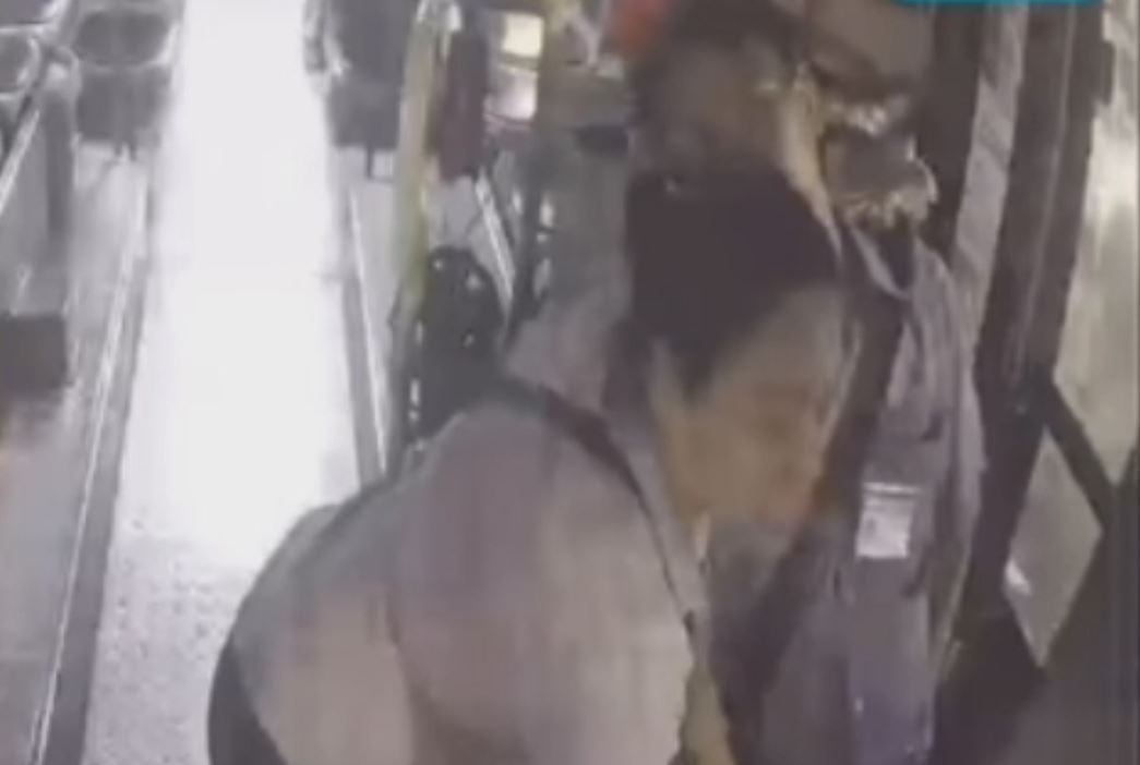 Tai xe xe buyt dot quy khi dung den do o TP.HCM hinh anh