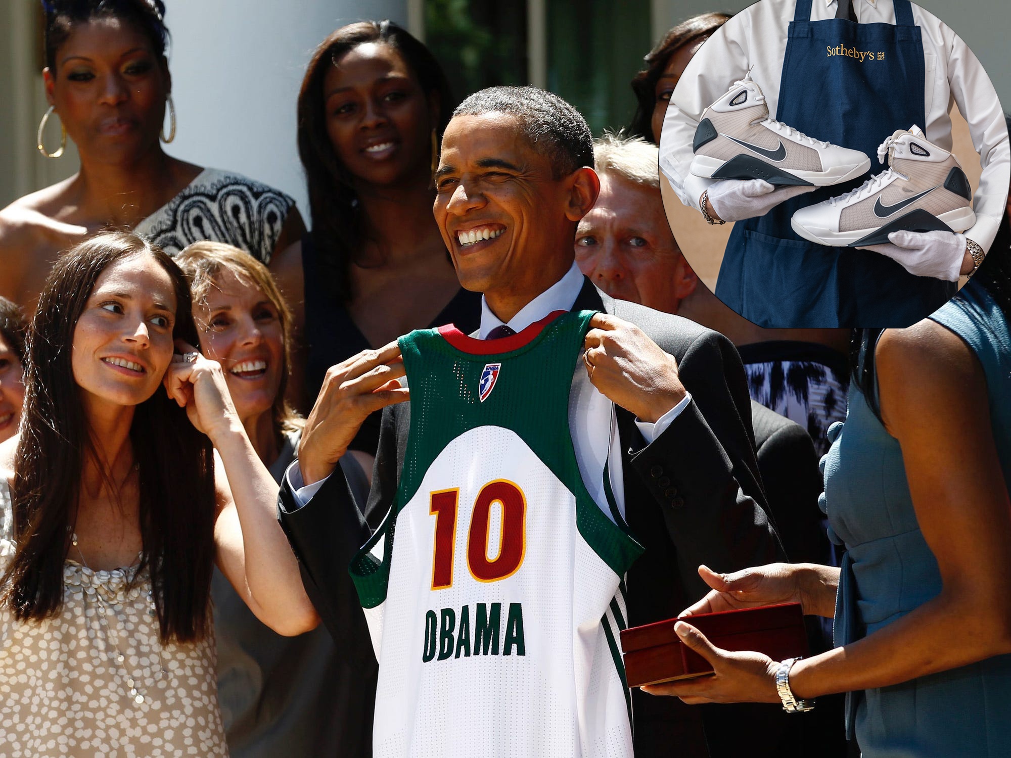 Giay Nike thiet ke rieng cho ong Obama chao ban gia 25.000 USD hinh anh