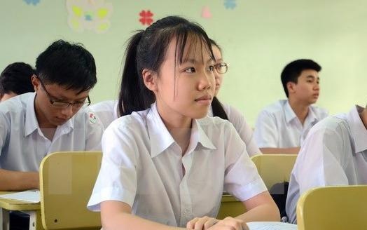 Co be pho nui Kon Tum gianh hoc bong ASEAN hinh anh