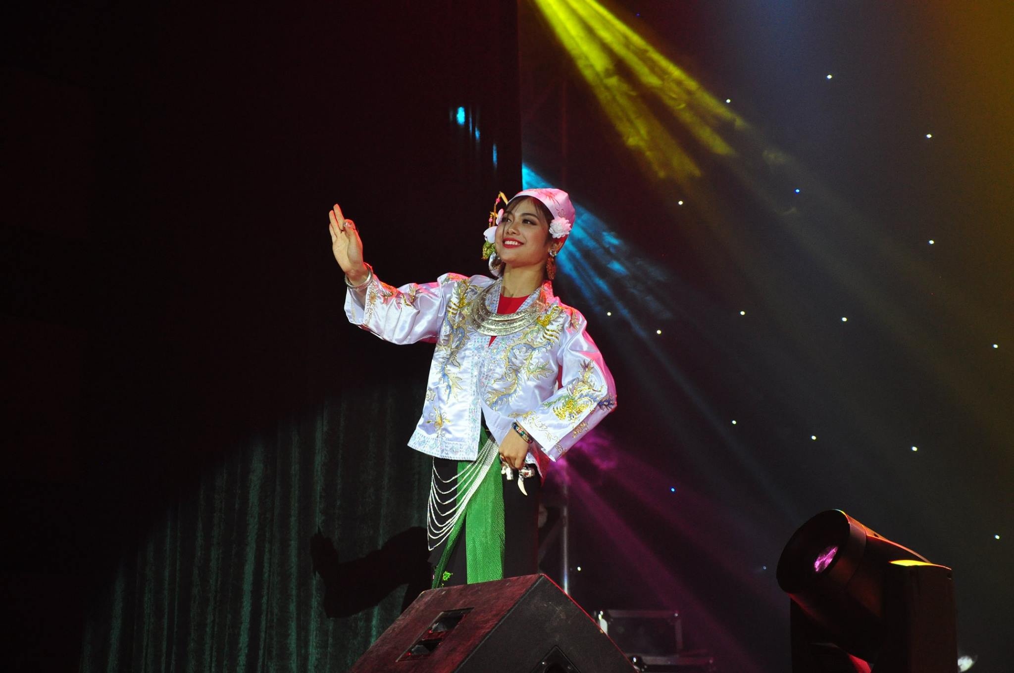 Hoa khoi dai hoc Luat Ha Noi anh 8