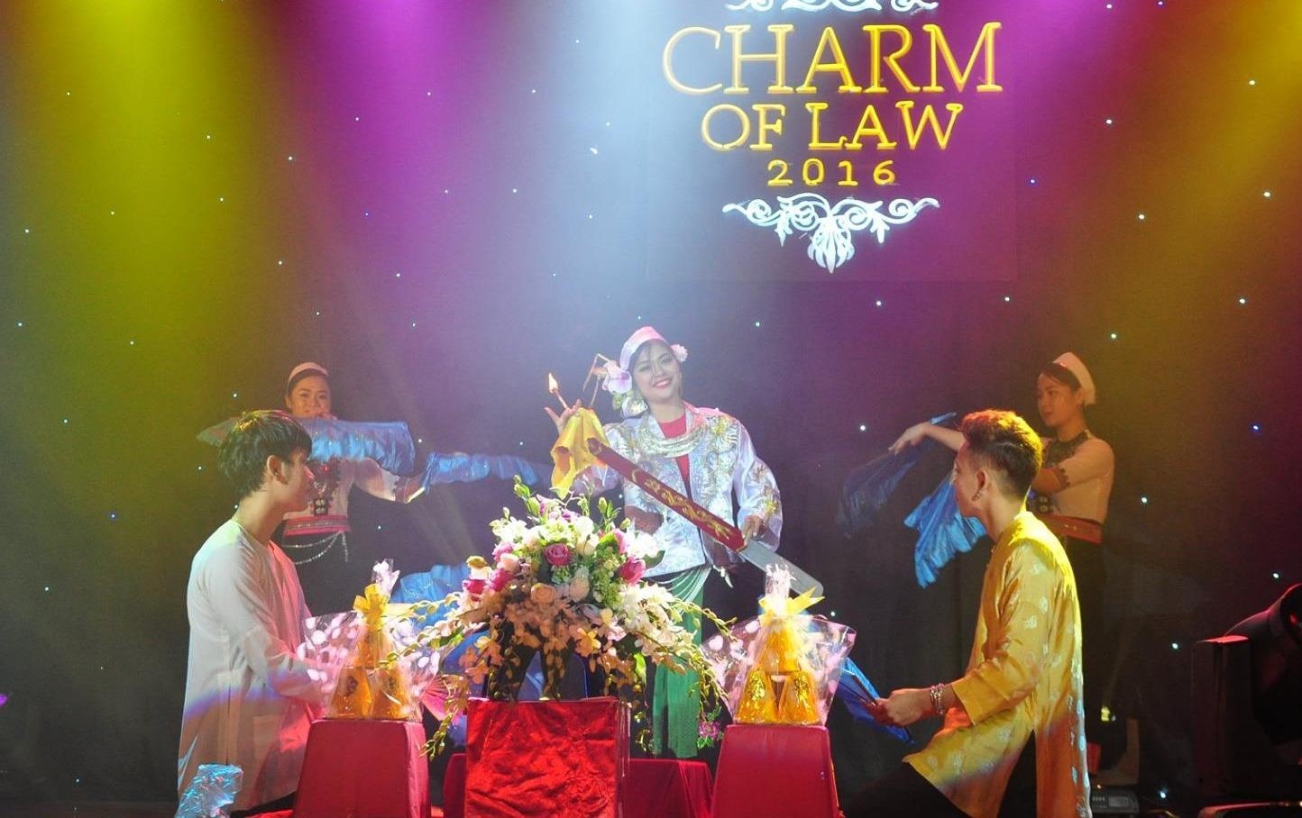 Tiet muc hau dong cua Hoa khoi truong Luat hinh anh