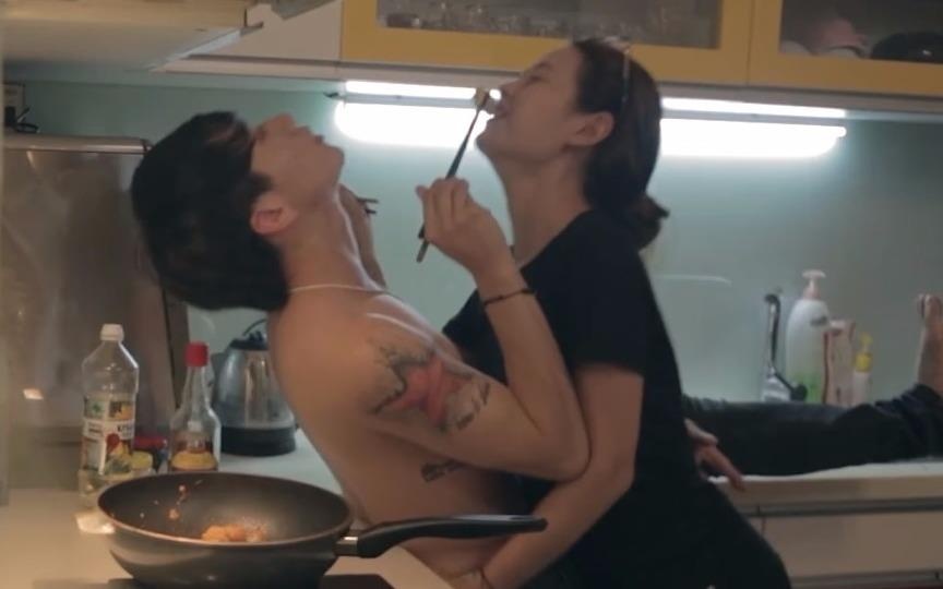 Clip 'Khi toi va co ay nau an' hinh anh