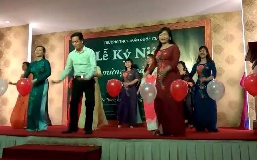 Thay co nhay tren nen nhac Bong Bong Bang Bang hinh anh