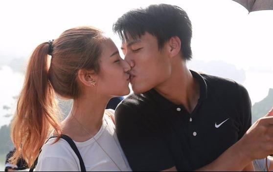 Emmy Nguyen: 'Toi va Mac Hong Quan khong con la ban be' hinh anh