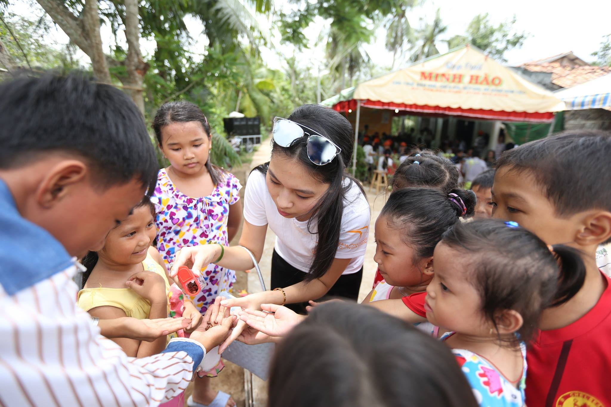 Cô gái Việt được mời tham dự Le Bal ảnh 3 Co gai Viet duoc moi tham du Le Bal anh 3