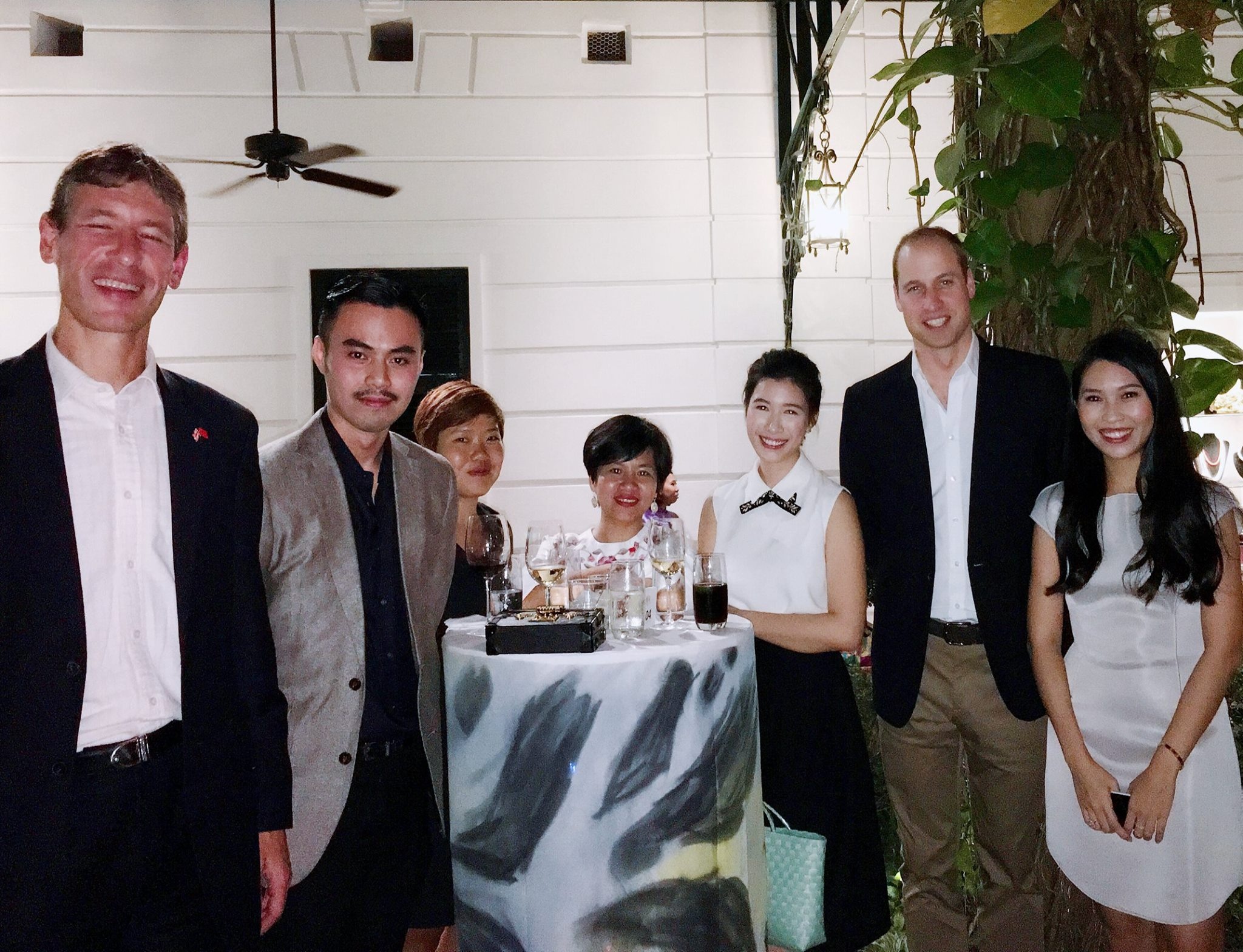 Cô gái Việt được mời tham dự Le Bal ảnh 2 Co gai Viet duoc moi tham du Le Bal anh 2