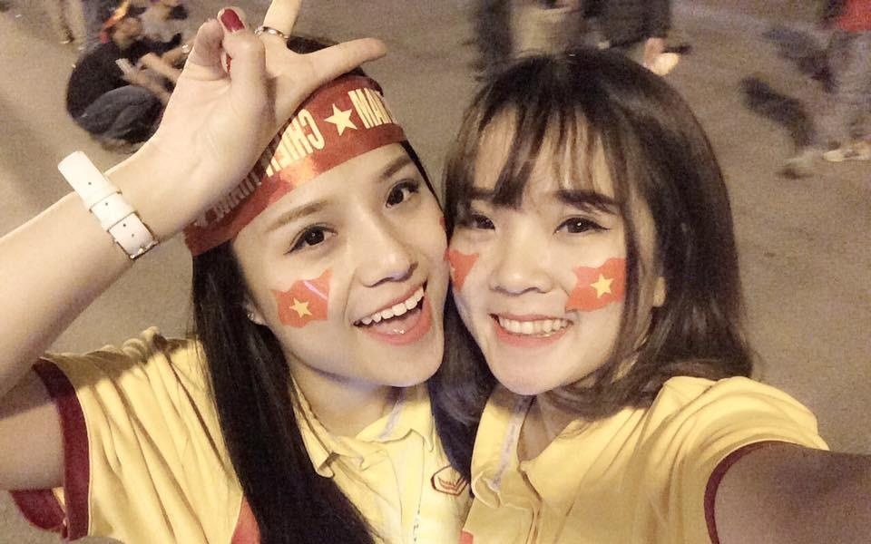 Hai co gai xinh dep tai SVD My Dinh khong dang bi len an hinh anh