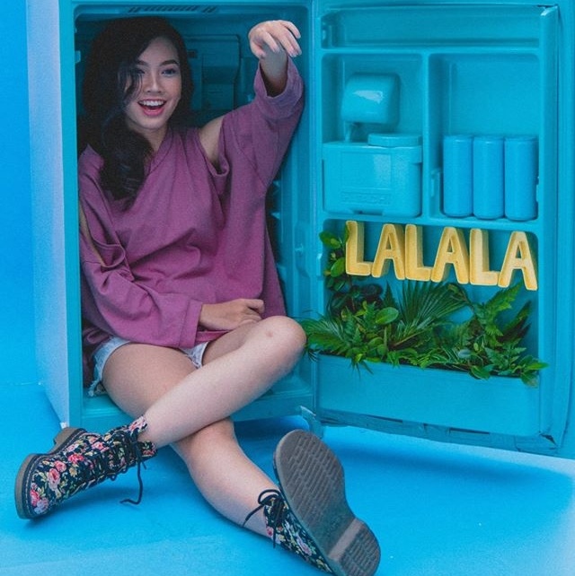 cô gái xinh đẹp hát lalala ảnh 1 co gai xinh dep hat lalala anh 1